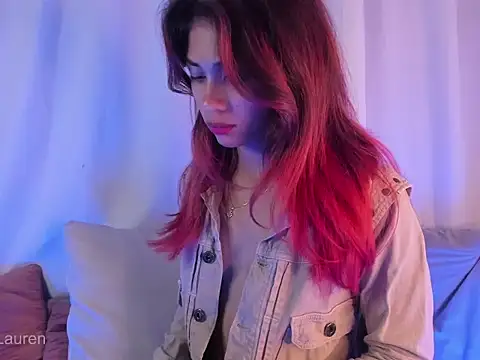 Laurenn 2 online show from November 8, 2025, 3:29 am