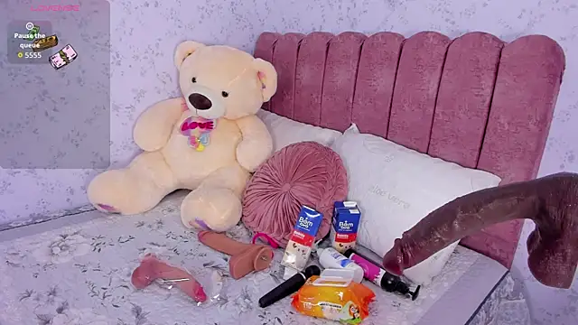 miathonson769 online show from September 24, 2025, 7:50 pm