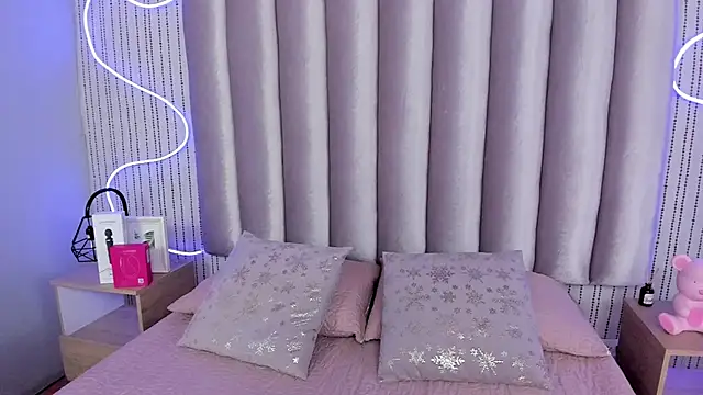 SamanthaPeachss online show from January 14, 2026, 12:33 pm