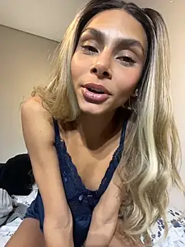 heloagreen  online show from September 11, 2025, 3:17 am