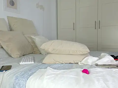 MissFrenchy online show from January 11, 2026, 9:42 pm