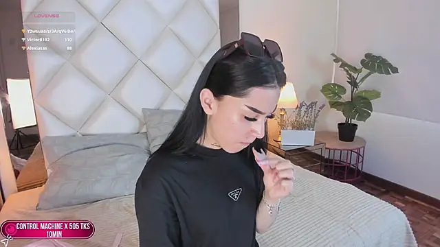 Snapshot of Megan_DH chatting on September 18, 2025, 1:46 pm Megan DH online show from September 18, 2025, 1:46 pm