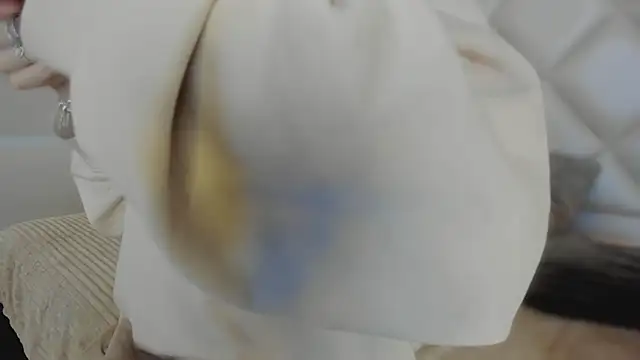 Snapshot of Megan_DH chatting on September 20, 2025, 12:17 pm Megan DH online show from September 20, 2025, 12:17 pm