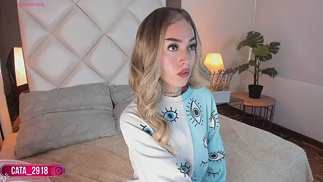 Snapshot of Megan_DH chatting on October 1, 2025, 1:17 pm Megan DH online show from October 1, 2025, 1:17 pm