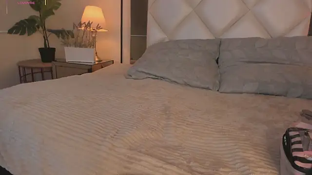 Snapshot of Megan_DH chatting on October 22, 2025, 11:54 am Megan DH online show from October 22, 2025, 11:54 am