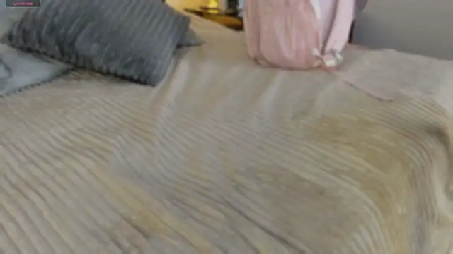 Snapshot of Megan_DH chatting on October 28, 2025, 11:58 am Megan DH online show from October 28, 2025, 11:58 am