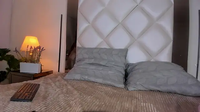 Snapshot of Megan_DH chatting on November 17, 2025, 12:33 pm Megan DH online show from November 17, 2025, 12:33 pm