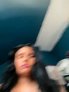 Angelaarayexx online show from November 6, 2025, 11:33 am