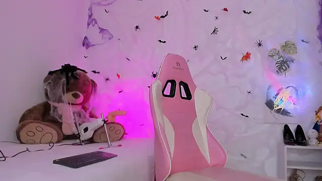 Nataly evans18 online show from October 22, 2025, 6:57 am