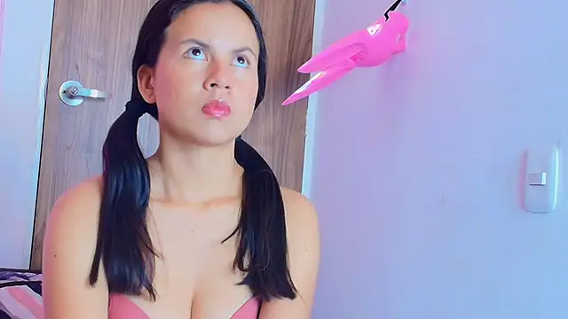 Snapshot of mady_gh chatting on October 20, 2025, 4:02 am mady gh online show from October 20, 2025, 4:02 am