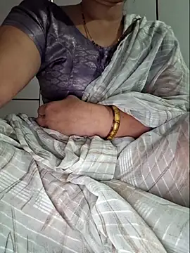 indianhotwife639 online show from April 12, 2026, 10:48 pm