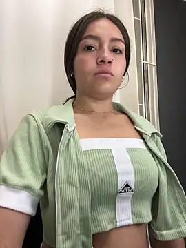 Alyha Cortes online show from October 1, 2025, 1:28 pm