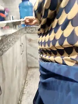 Shalu G online show from April 10, 2026, 6:34 pm