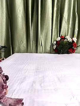 Shalu G online show from April 13, 2026, 8:42 am