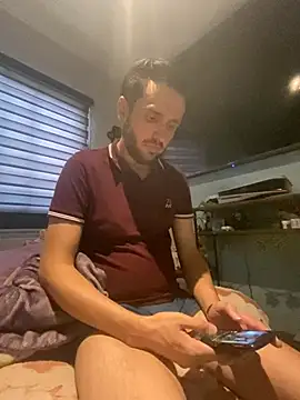Snapshot of Alexitho25 chatting on June 4, 2026, 9:10 pm Alexitho25 online show from June 4, 2026, 9:10 pm