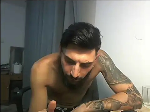 Snapshot of Alexgrc13 chatting on October 15, 2025, 8:42 pm Alexgrc13 online show from October 15, 2025, 8:42 pm