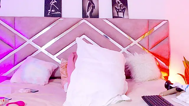 Snapshot of sofia_07 chatting on November 7, 2025, 8:42 pm sofia 07 online show from November 7, 2025, 8:42 pm