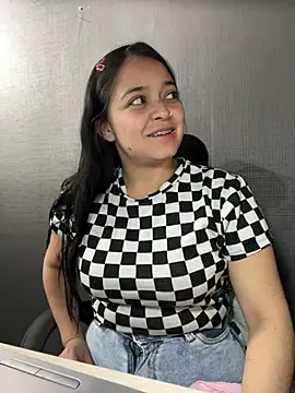 Emily Rivers  online show from February 16, 2026, 1:51 pm