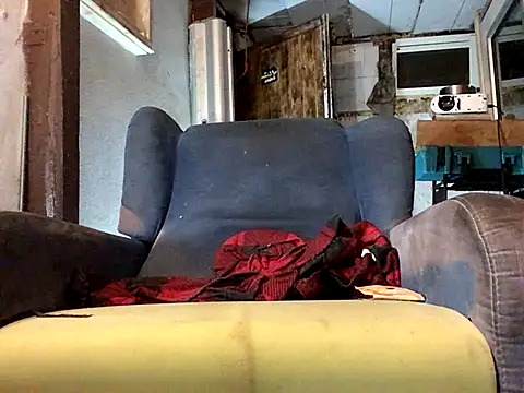 lovehairymature90 online show from September 19, 2025, 7:25 pm