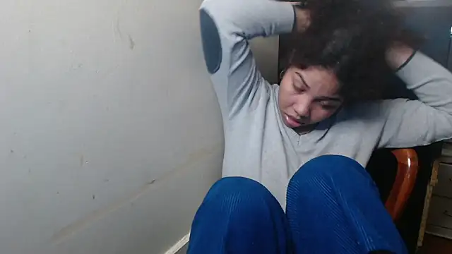 madelene online show from November 11, 2025, 1:27 am