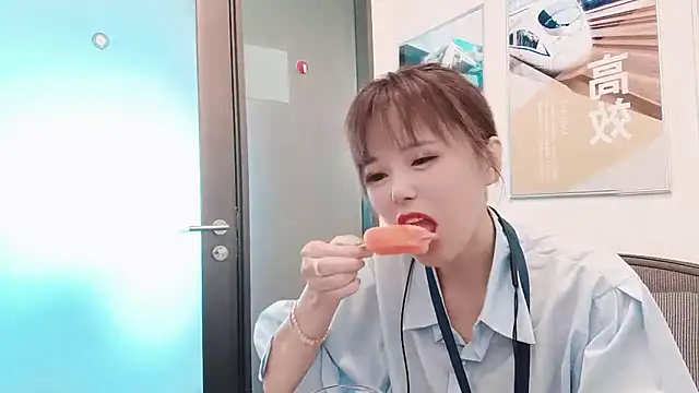 Snapshot of KKMM168 chatting on September 17, 2025, 4:47 am KKMM168 online show from September 17, 2025, 4:47 am