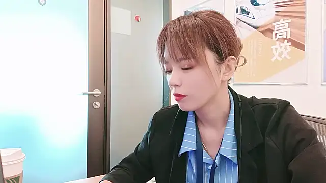 Snapshot of KKMM168 chatting on September 19, 2025, 4:47 am KKMM168 online show from September 19, 2025, 4:47 am