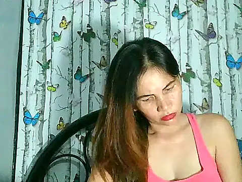 Snapshot of Urwildestangelfire_19 chatting on October 19, 2025, 3:34 pm Urwildestangelfire 19 online show from October 19, 2025, 3:34 pm