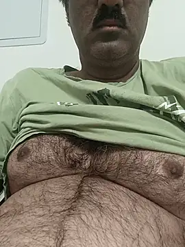 Snapshot of moonflower25 chatting on September 23, 2025, 12:46 am moonflower25 online show from September 23, 2025, 12:46 am