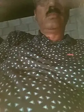 Snapshot of moonflower25 chatting on October 11, 2025, 5:22 pm moonflower25 online show from October 11, 2025, 5:22 pm