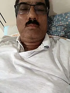 Snapshot of moonflower25 chatting on October 15, 2025, 7:19 am moonflower25 online show from October 15, 2025, 7:19 am