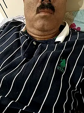 Snapshot of moonflower25 chatting on October 18, 2025, 3:31 am moonflower25 online show from October 18, 2025, 3:31 am