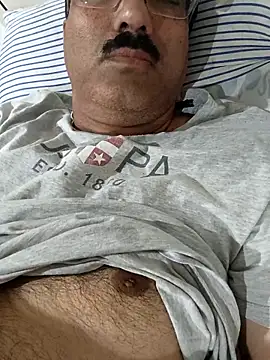 Snapshot of moonflower25 chatting on October 21, 2025, 8:53 pm moonflower25 online show from October 21, 2025, 8:53 pm