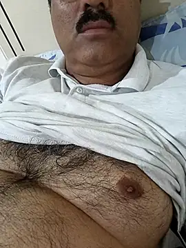 Snapshot of moonflower25 chatting on November 4, 2025, 9:08 am moonflower25 online show from November 4, 2025, 9:08 am