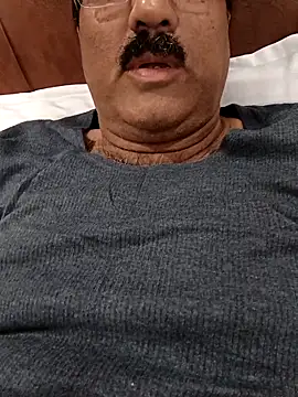 moonflower25 online show from December 17, 2025, 5:19 pm