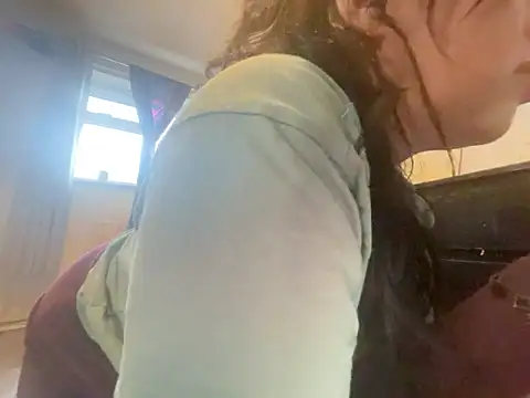 Curvysapphire online show from March 15, 2026, 6:52 am