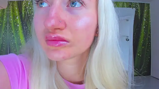 HollyTailors online show from September 29, 2025, 5:23 am