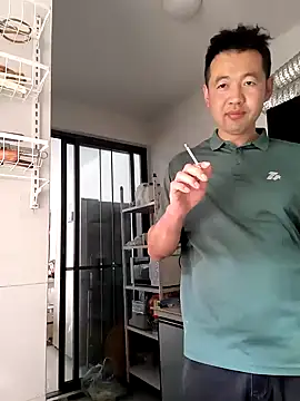 huanhuanaaaaa online show from April 9, 2026, 3:50 am