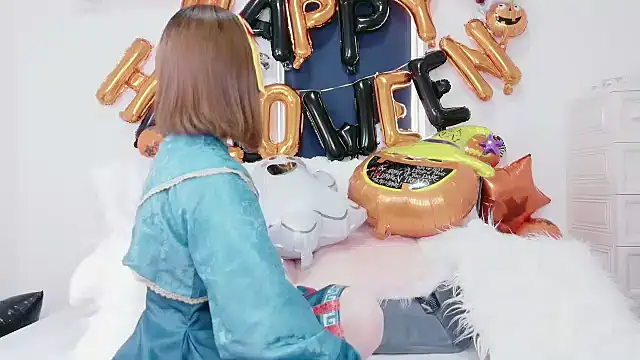 Snapshot of Rina_72 chatting on October 30, 2025, 4:47 am Rina 72 online show from October 30, 2025, 4:47 am