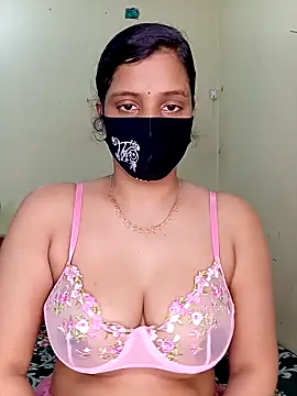 Rose-luckey online show from December 4, 2025, 12:36 pm