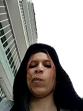 Snapshot of Zoe73_ chatting on September 15, 2025, 7:47 pm Zoe73 online show from September 15, 2025, 7:47 pm