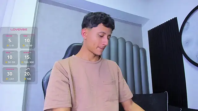 Snapshot of _Leohot_ chatting on January 17, 2026, 2:27 am Leohot online show from January 17, 2026, 2:27 am