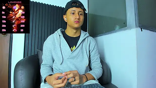 Snapshot of _Leohot_ chatting on February 21, 2026, 2:56 am Leohot online show from February 21, 2026, 2:56 am