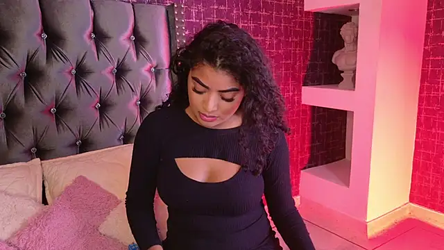 Carly Monroe  online show from September 10, 2025, 10:10 pm