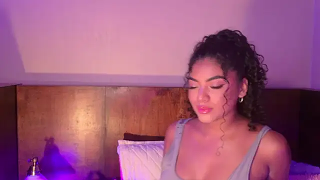 Carly Monroe  online show from October 7, 2025, 11:13 pm