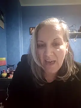 Snapshot of Feelineducentre chatting on November 11, 2025, 8:20 pm Feelineducentre online show from November 11, 2025, 8:20 pm