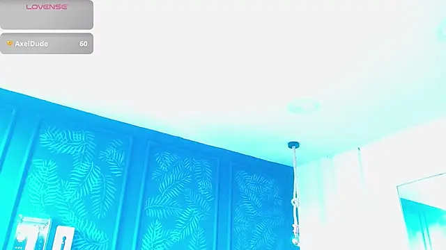 zohet kriss online show from March 29, 2026, 1:22 pm