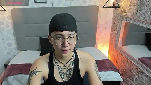 emahills  axelrose online show from October 4, 2025, 1:58 am