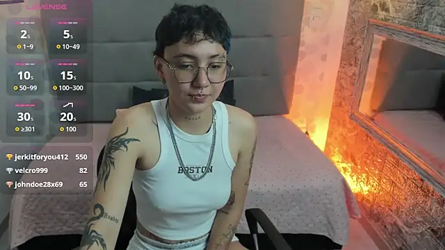 emahills  axelrose online show from October 15, 2025, 7:47 pm