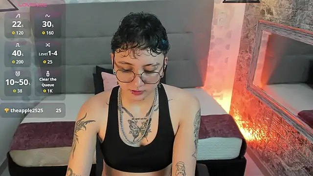 emahills  axelrose online show from October 26, 2025, 1:22 am