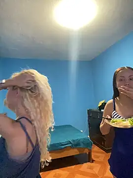 Bruna551 online show from December 3, 2025, 11:25 pm